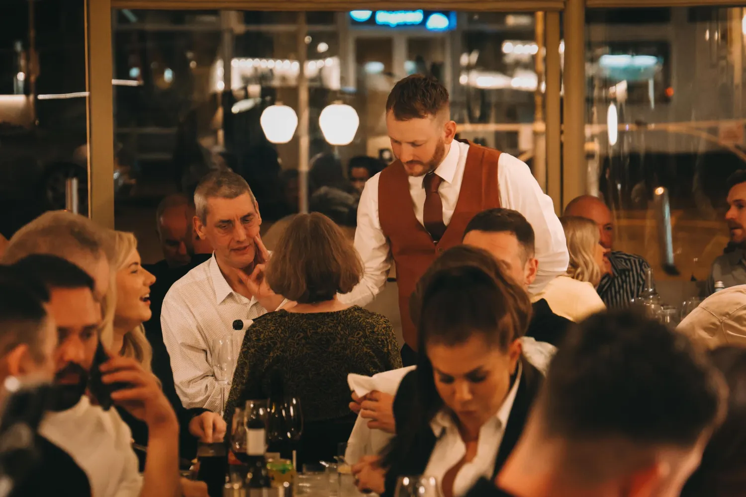 Tavola Di Famiglia in Farnham