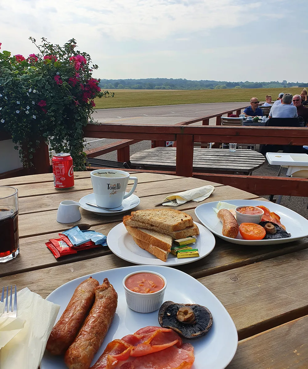 Hangar 9 Cafe in Redhill