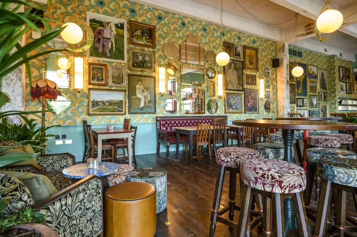 Nostrano Lounge in Staines-upon-Thames