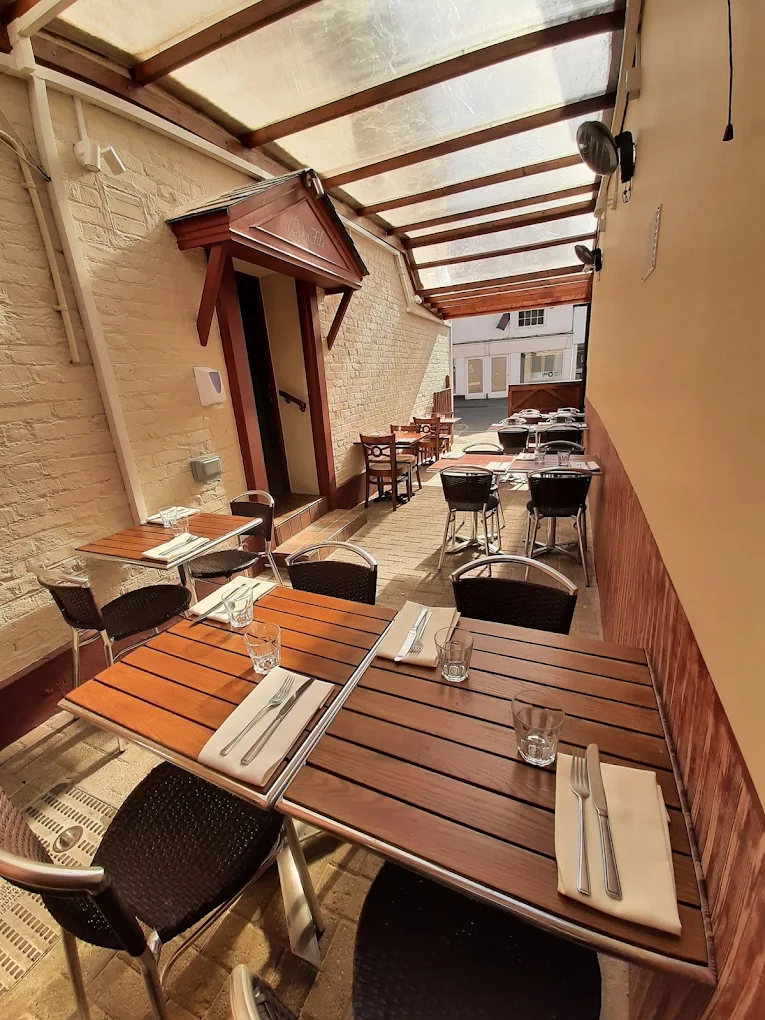 Prima Fila in Walton-on-Thames